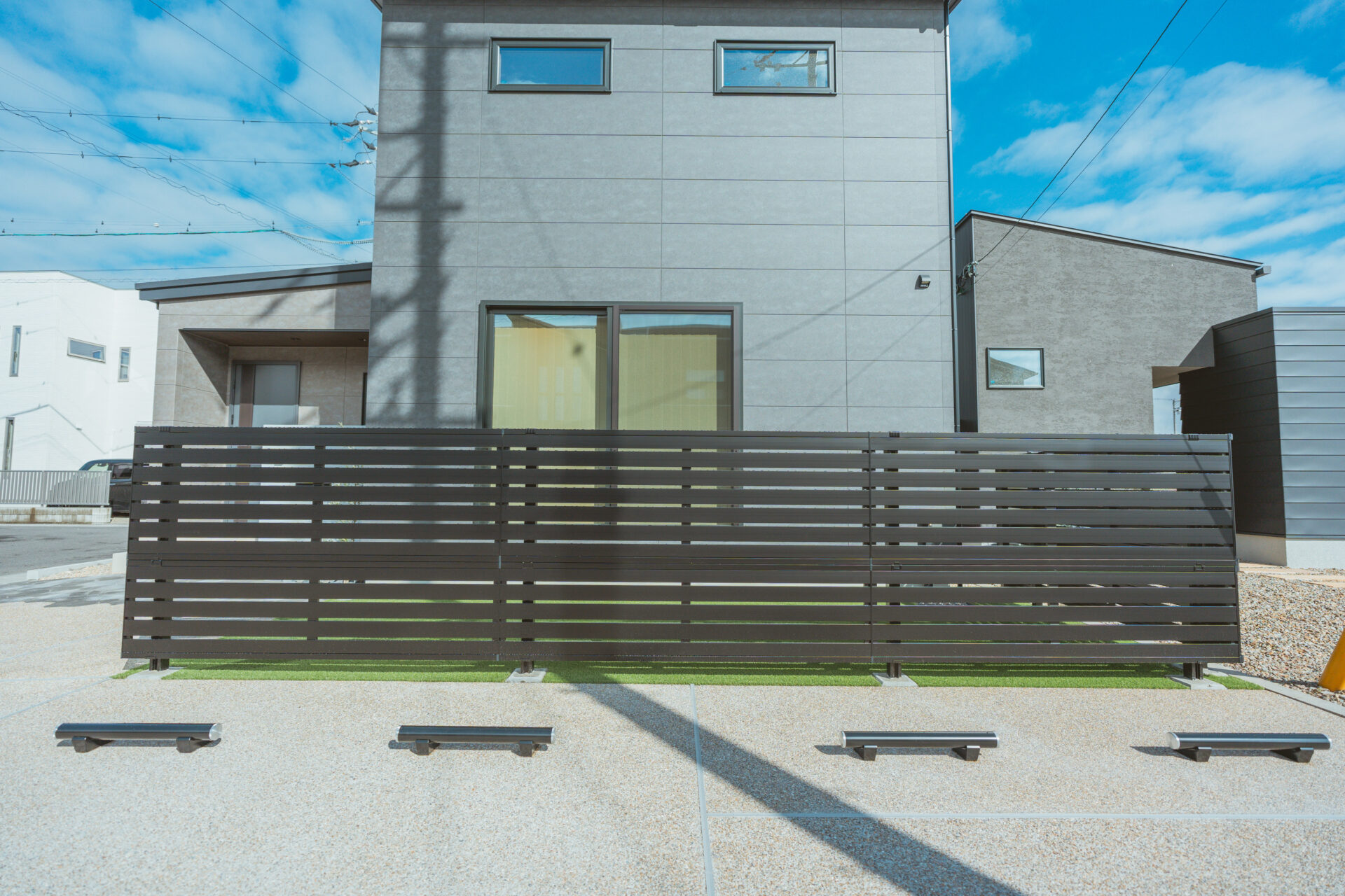 圧巻の目隠しフェンス